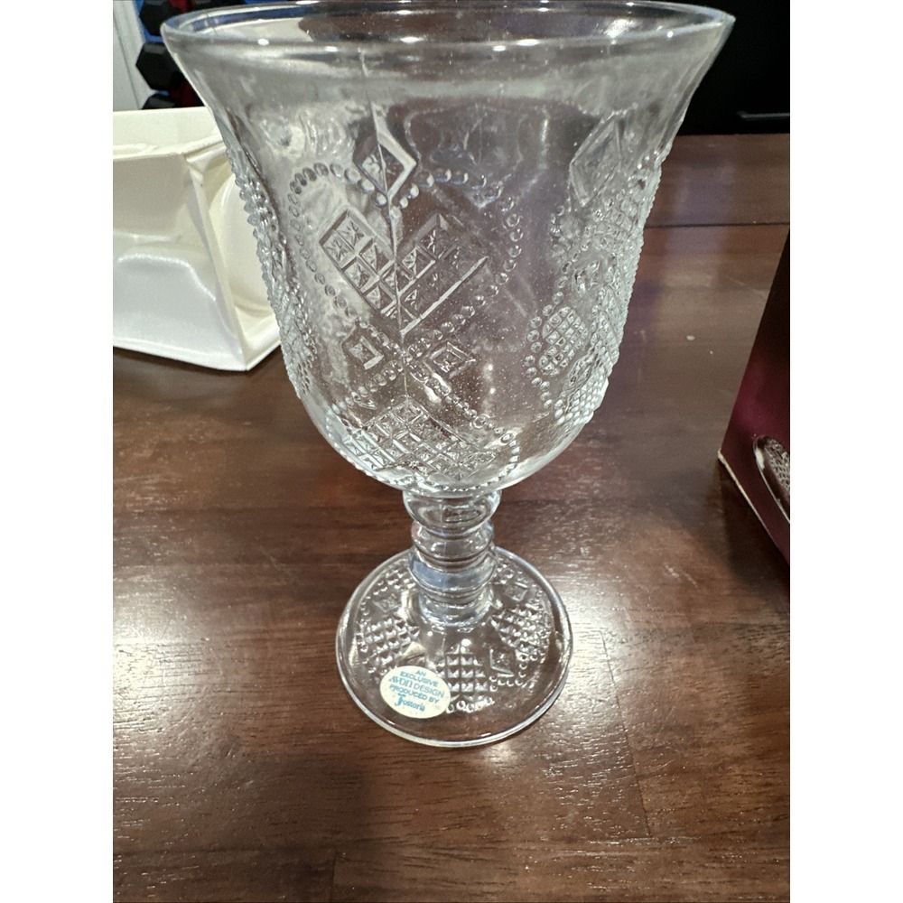 NIB Vintage Avon Heart and Diamond Fostoria Glass Loving Cup Candle Holder 1978‎ - Picture 2 of 4